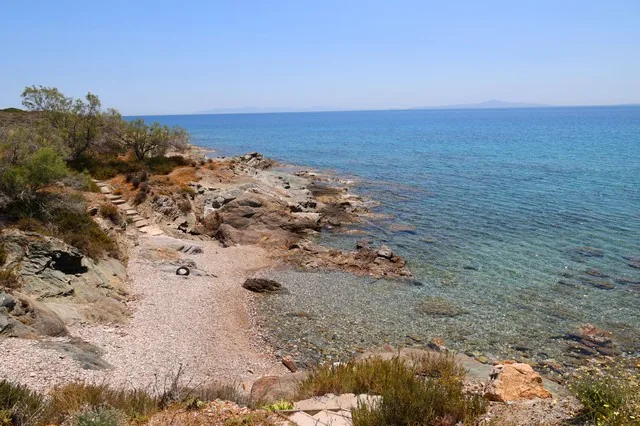Θάλασσα στη Σύρο